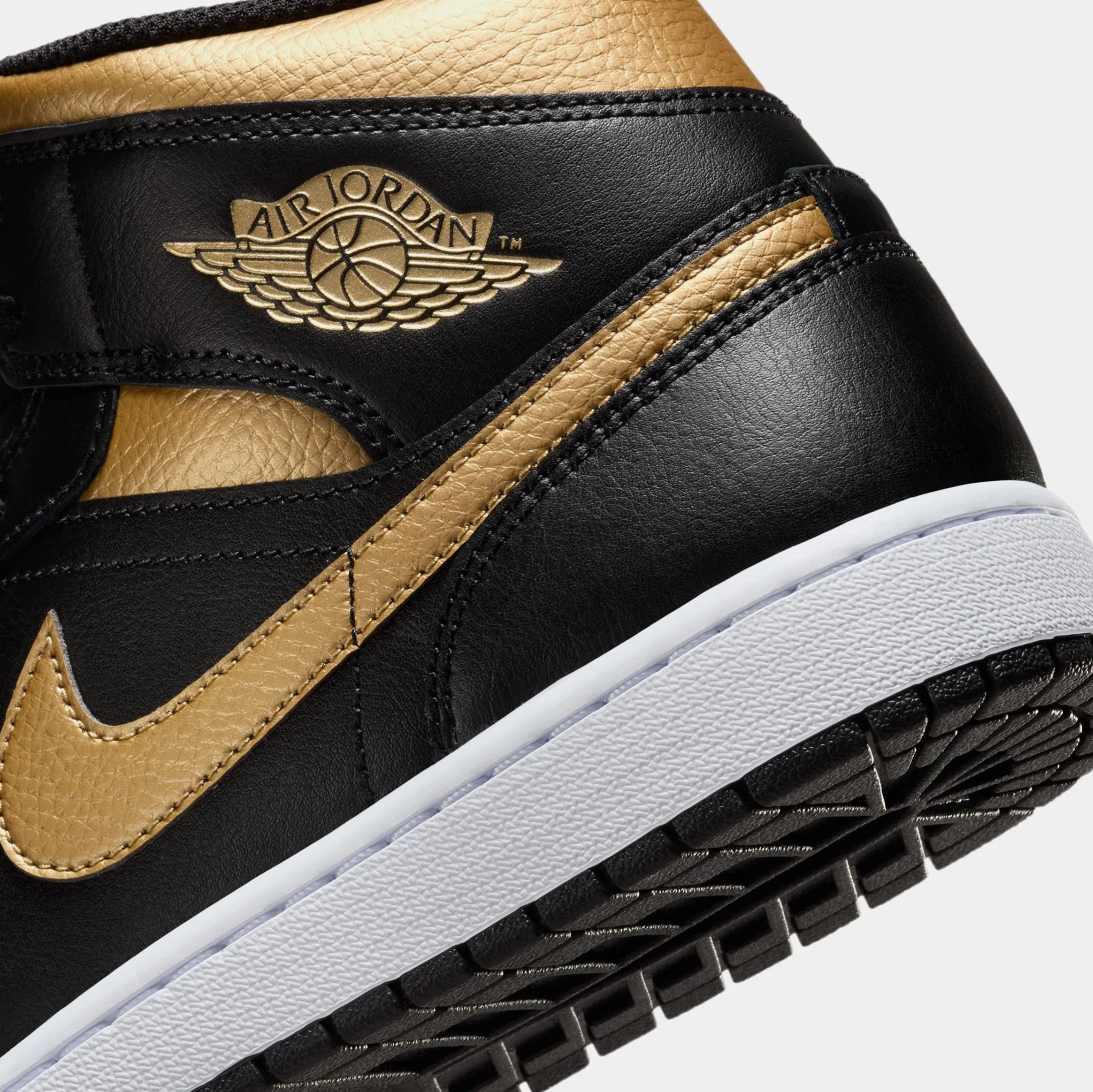 Air Jordan 1 Retro Mid Mens Basketball Shoes (Black/Gold)