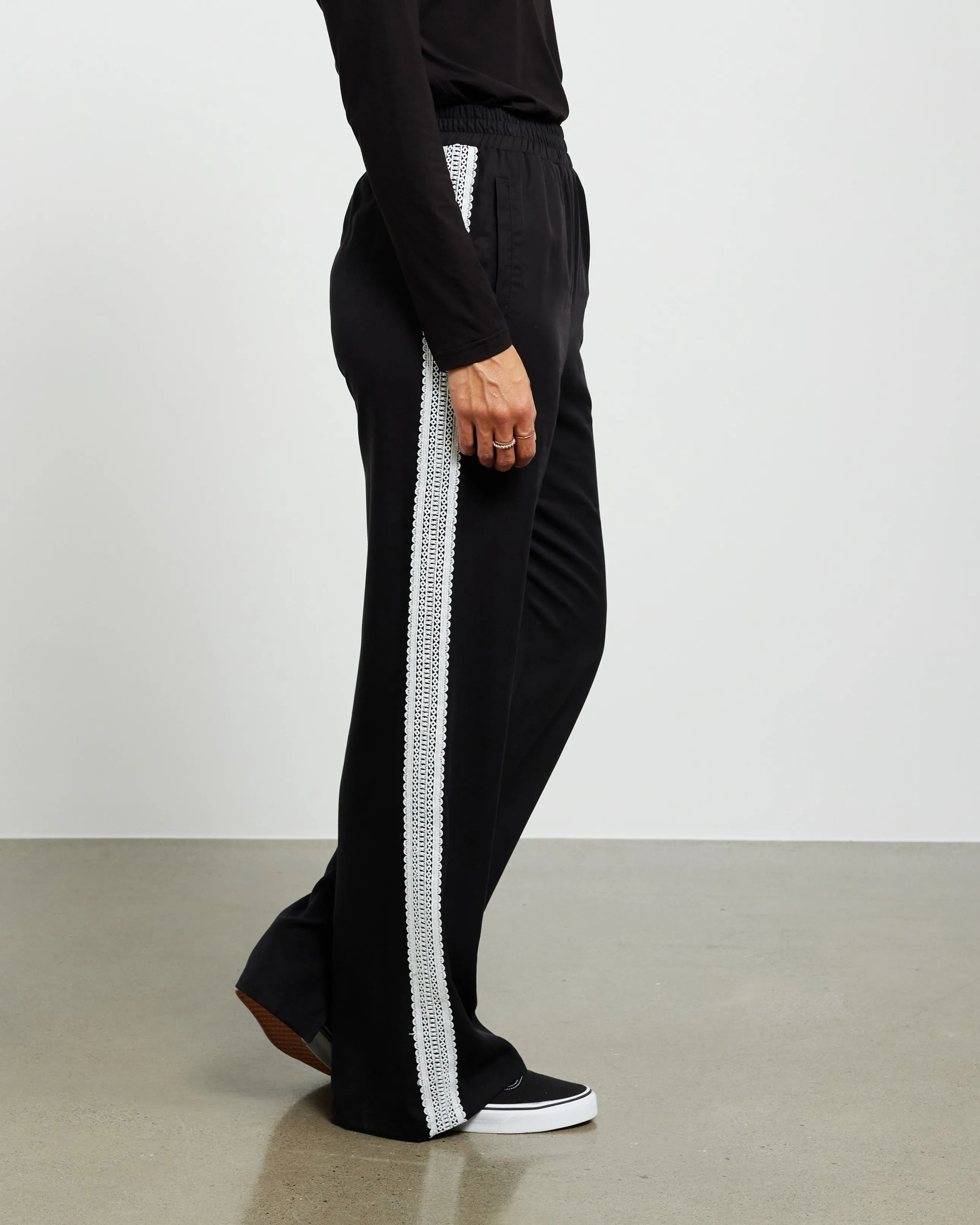 Et Alia Taylor Pant - Black/White