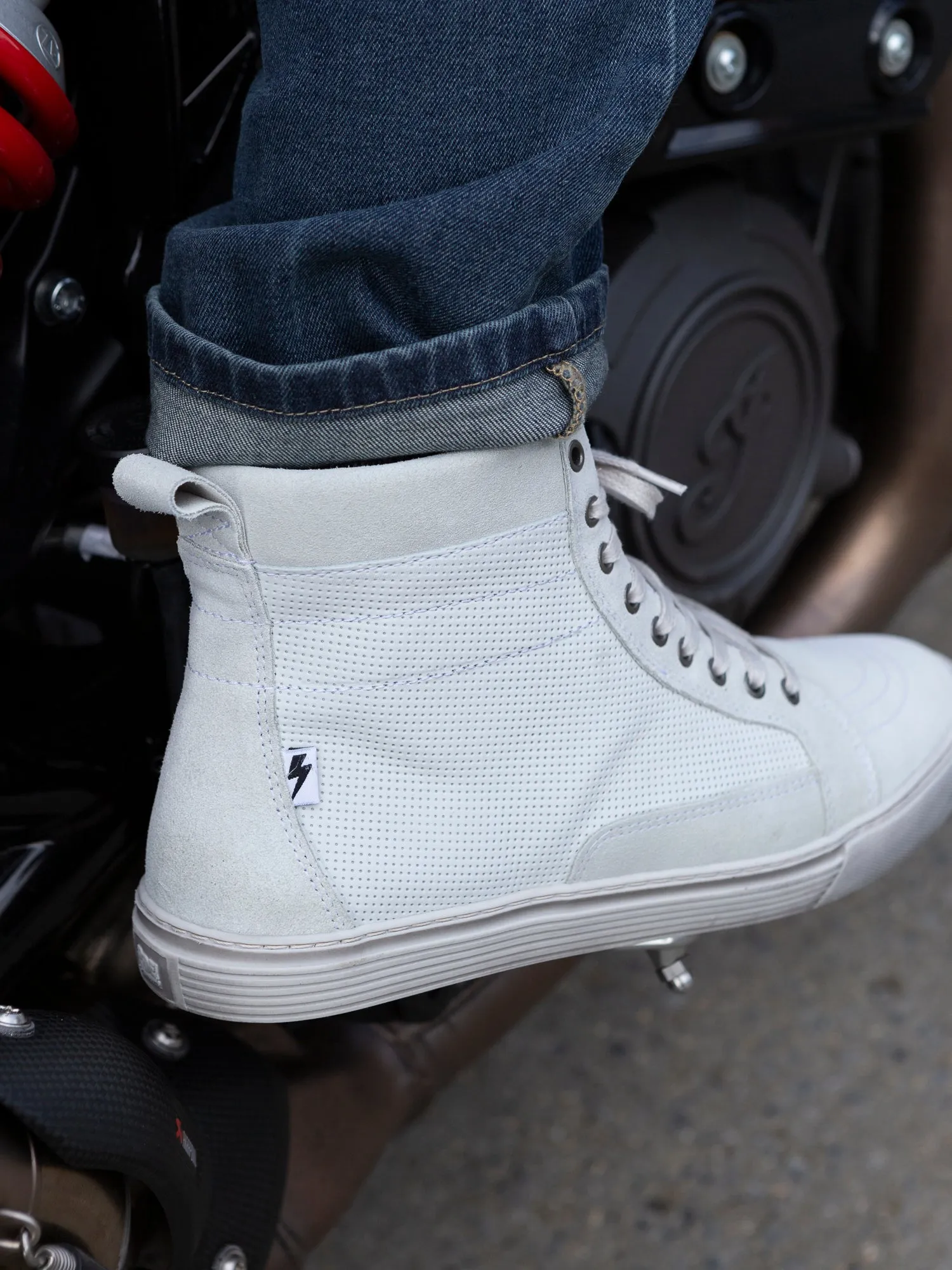 John Doe Neo Riding Shoes - White