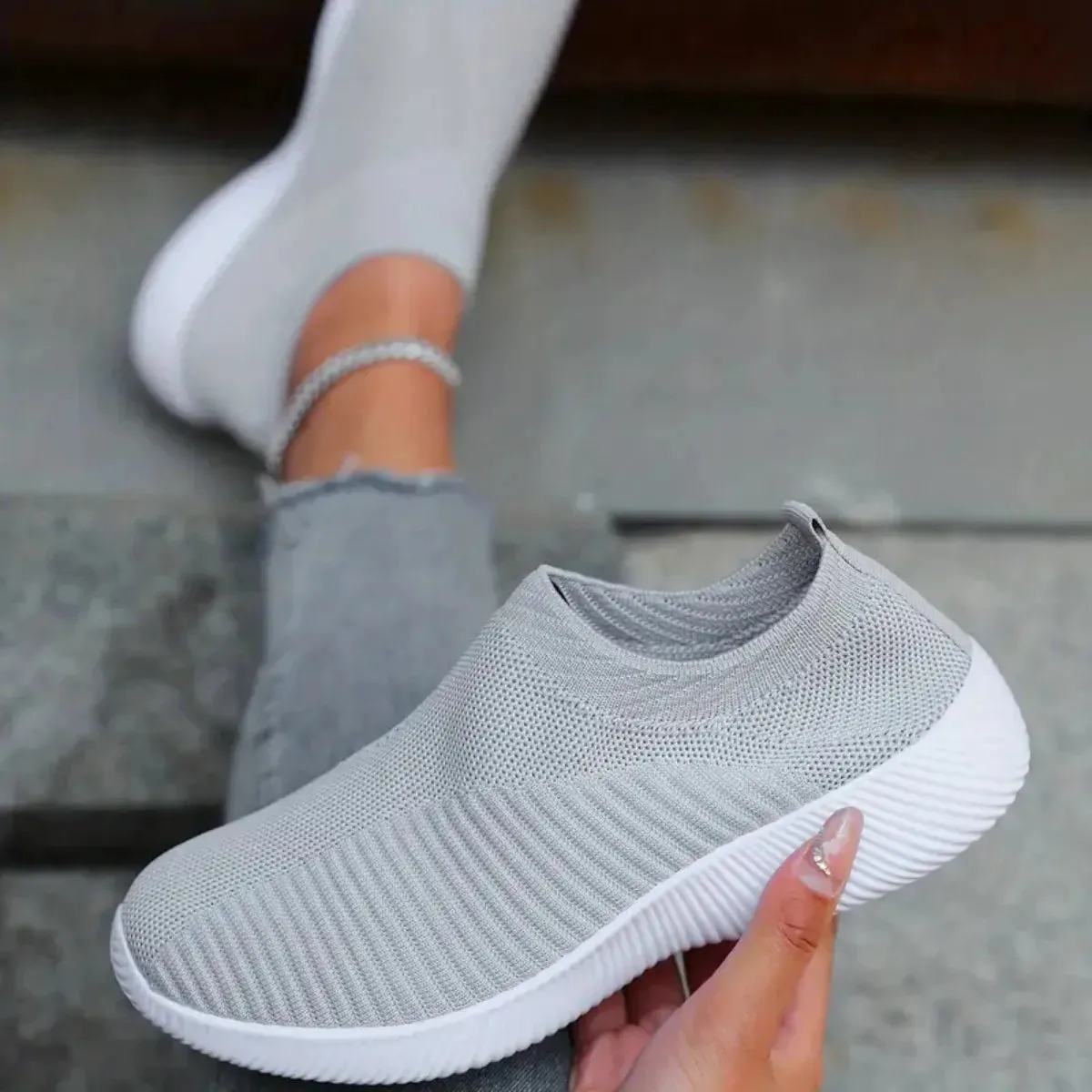 Men's fashion non-slip breathable light casual shoes, slip-on driving shoes, comfortable sneakers, couples same women's shoes, m