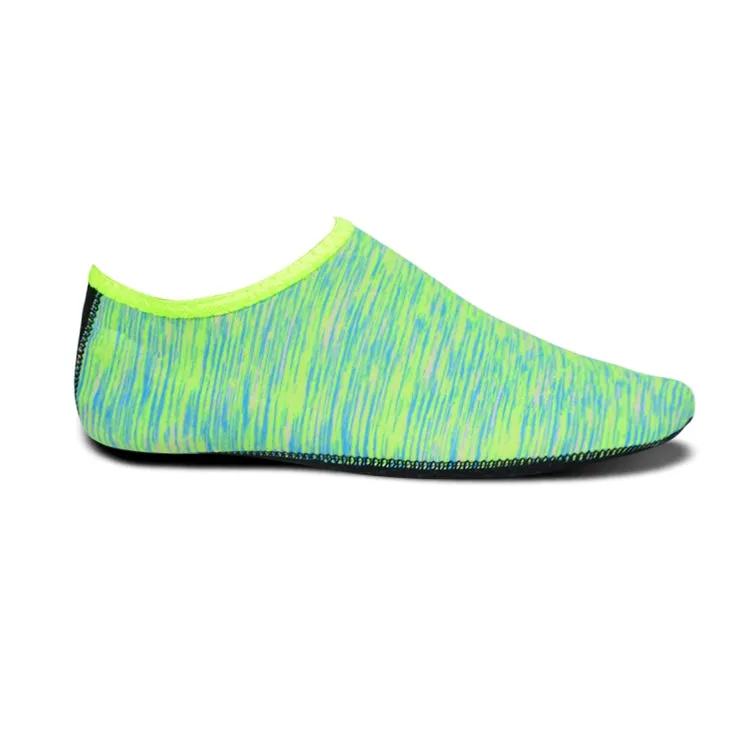 Non-slip Plastic Grain Texture Thick Cloth Sole Printing Diving Shoes and Socks, One Pair, Size:M (Green Lines)