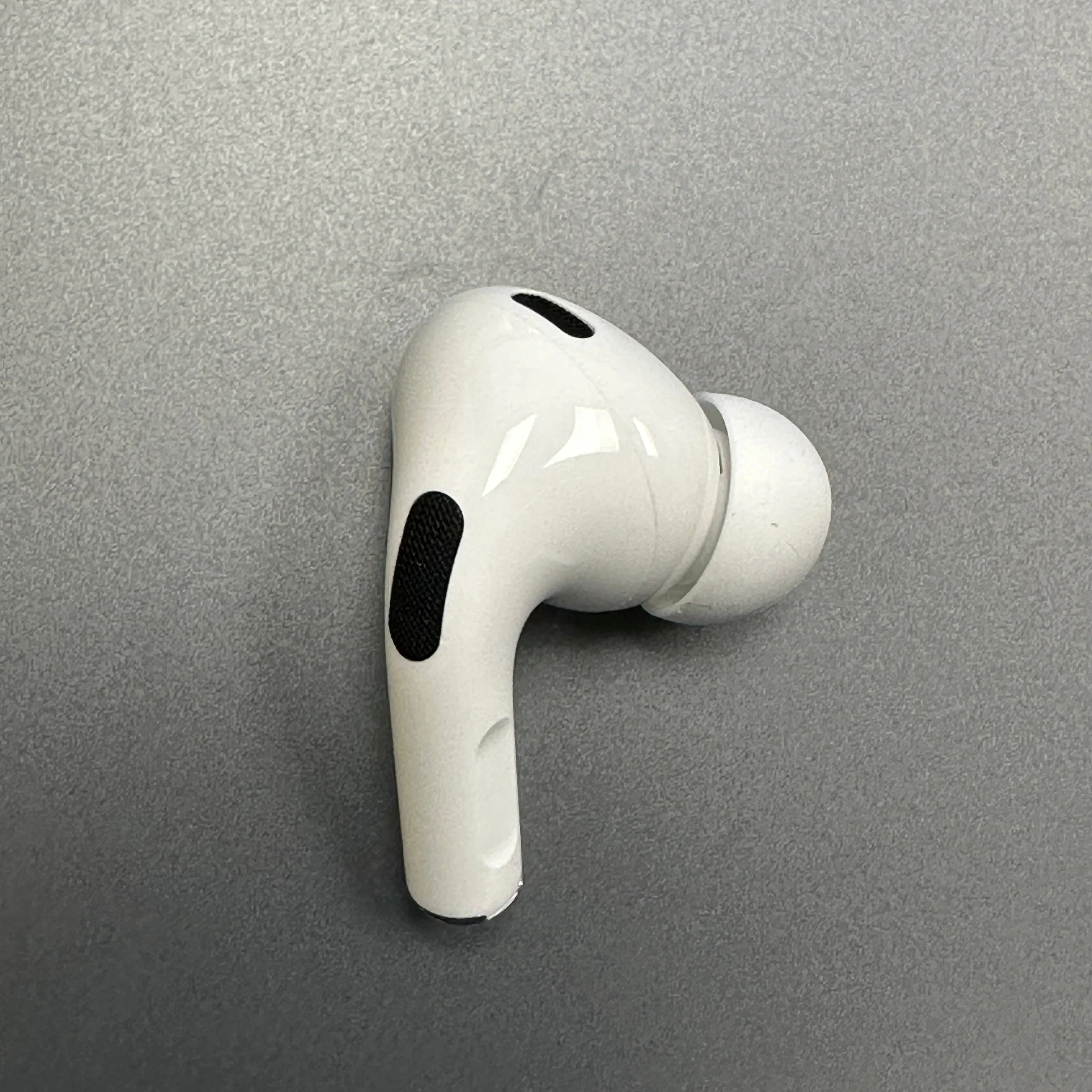 Right Replacement AirPod - AirPods Pro (2nd Generation) - Fair Condition