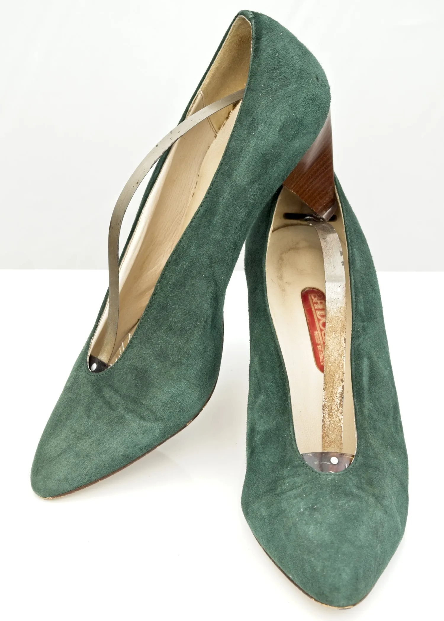 Vintage 80s Bandolino Green Suede Court Shoes • Size 6